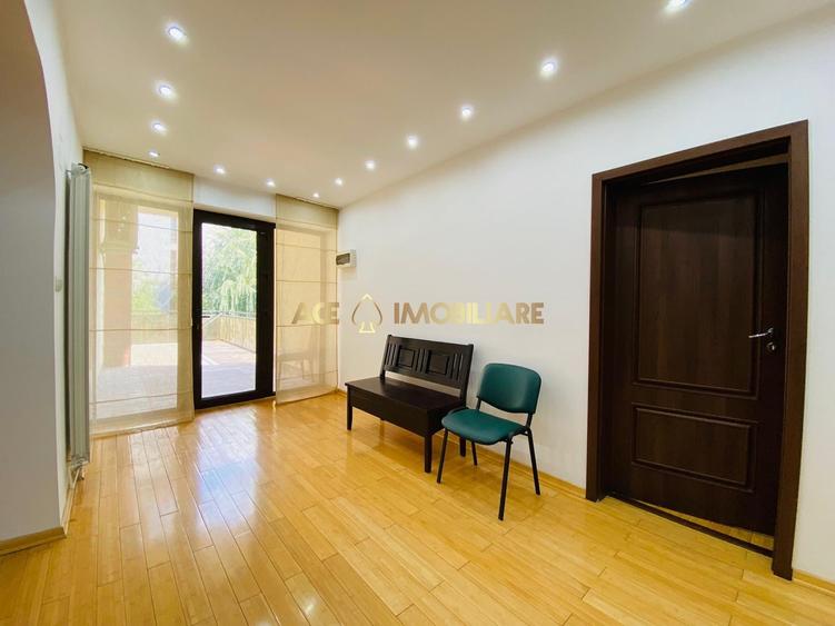 Casă individuală cu 14 camere cu Piscina în Bragadiru