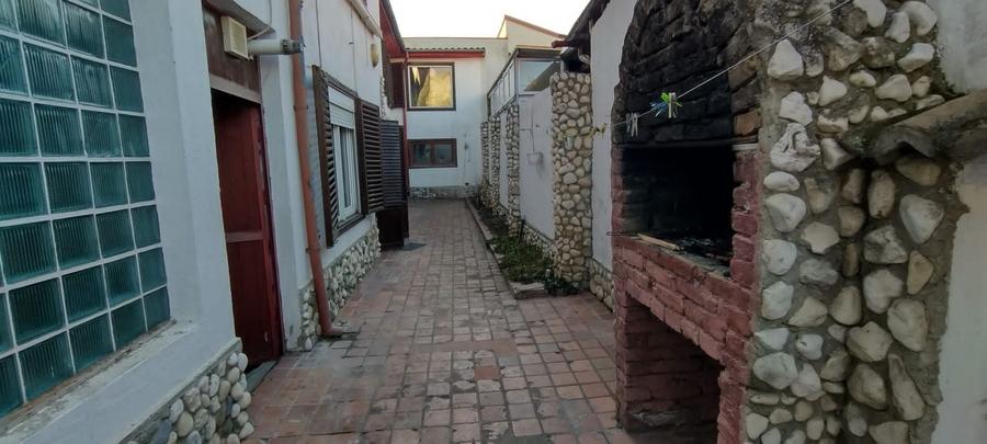 Casă individuală cu 4 camere cu Canalizare în Tomis II