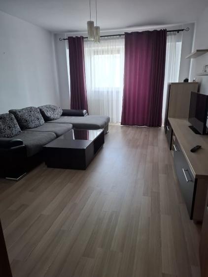 Apartament cu 3 camere decomandat, mobilat în Craiovei