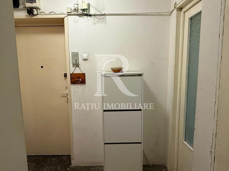 Apartament cu 2 camere semidecomandat, mobilat în Rogerius