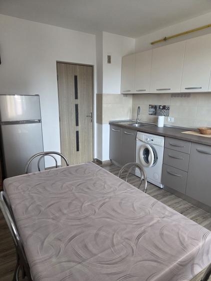 Apartament cu 2 camere semidecomandat în Intim