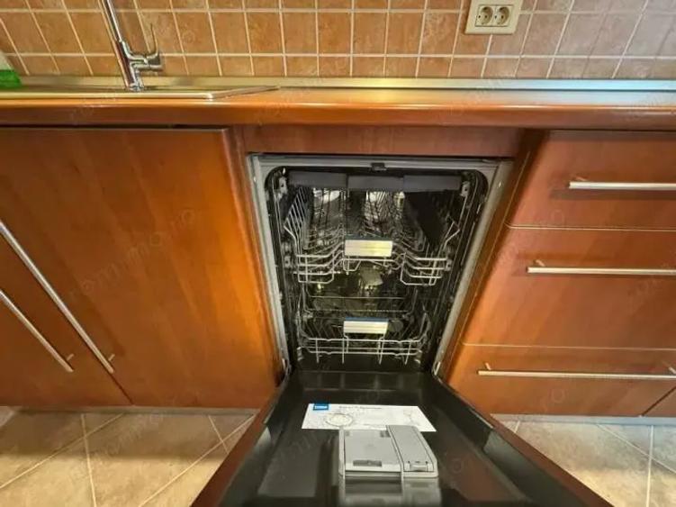 Apartament cu 3 camere decomandat în Decebal