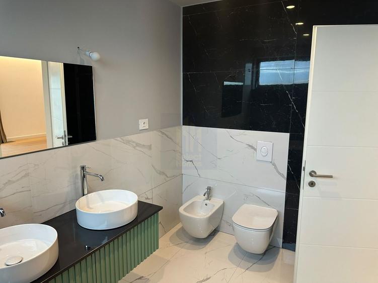 Apartament cu 4 camere semidecomandat, mobilat în Eminescu