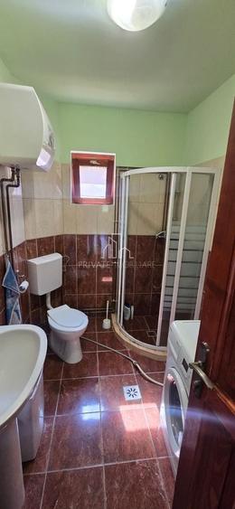 Casă individuală cu 5 camere cu Canalizare în Central