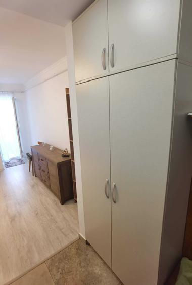 Garsonieră decomandată în Roșu