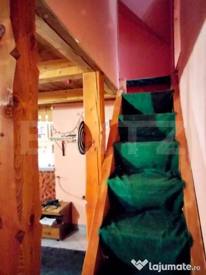 Casă cu 5 camere cu Teren 350 Mp în Deal
