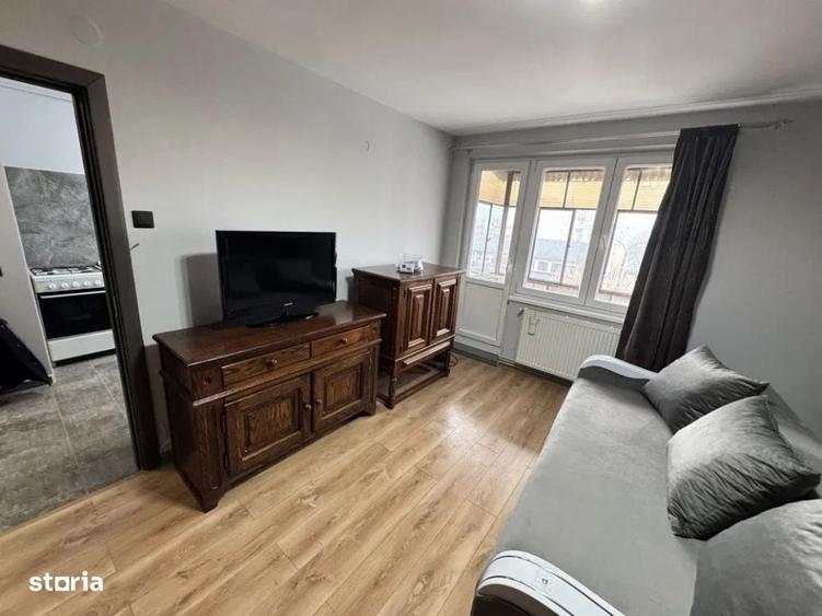 Apartament cu 2 camere semidecomandat, mobilat în 7 Noiembrie