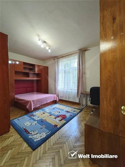 Casă individuală cu 7 camere cu Canalizare în Grigorescu