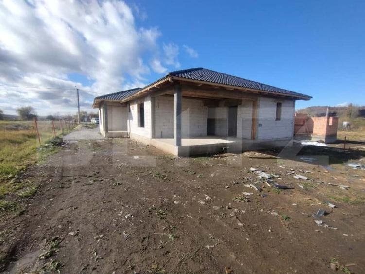 Casă individuală cu 4 camere cu Teren 1000 Mp în Jelna