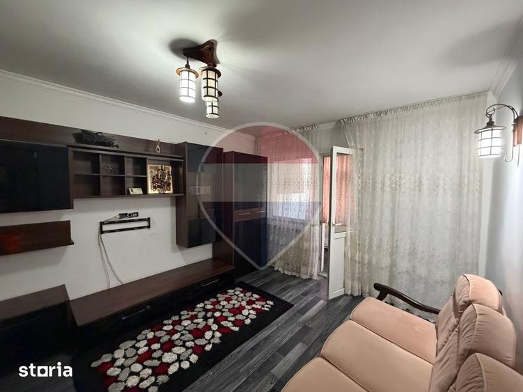 Apartament cu 3 camere, mobilat în Central