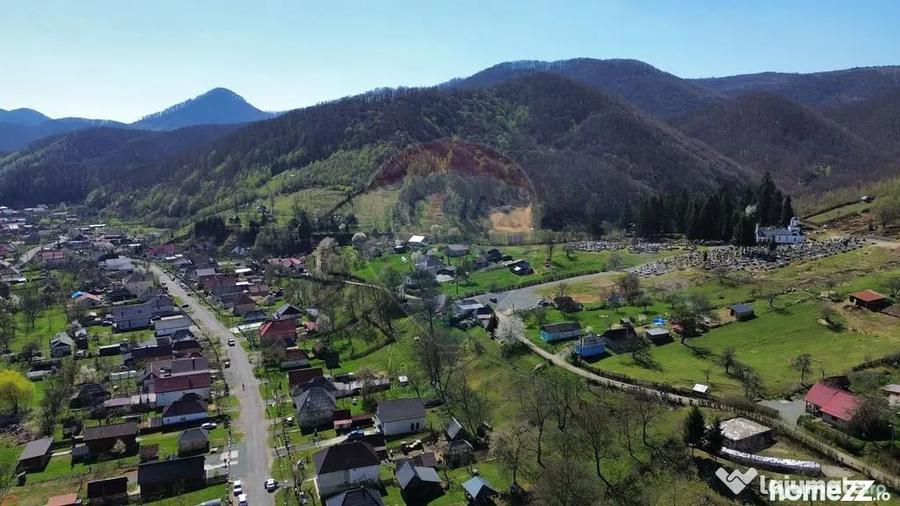 Teren de 1106 mp, în Firiza