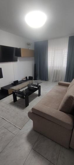 Apartament cu 2 camere decomandat, mobilat în Central