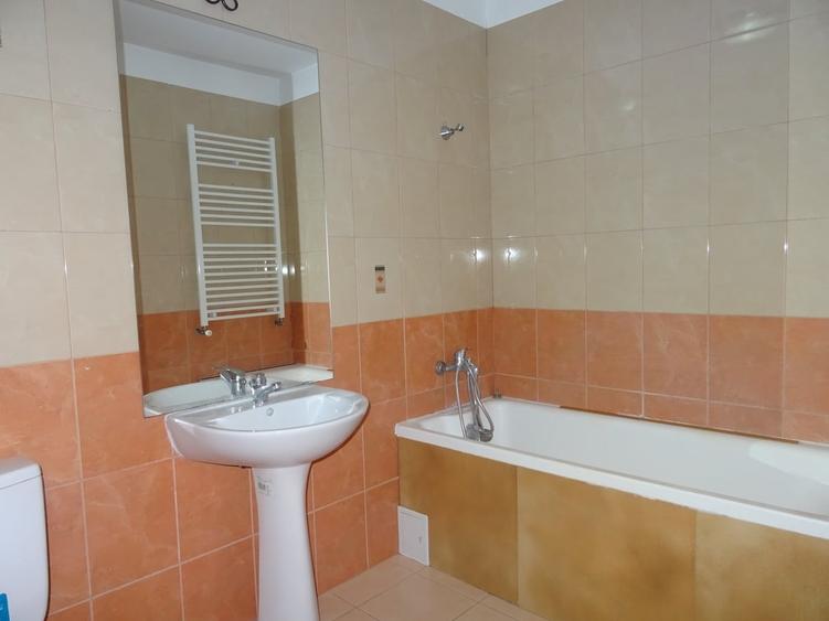 Garsonieră decomandată în Splaiul Unirii