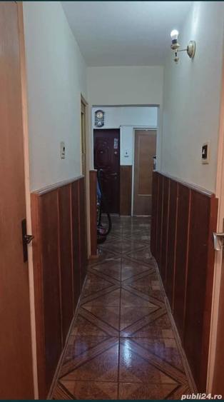Apartament cu 3 camere decomandat în Vest