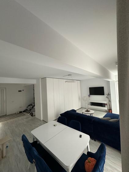 Apartament cu 2 camere semidecomandat în Rediu