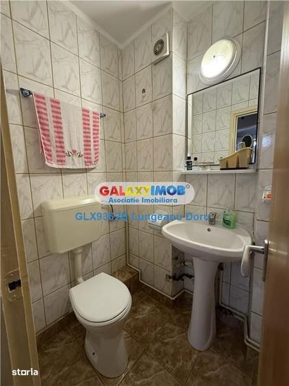 Apartament cu 4 camere semidecomandat, mobilat în Berceni