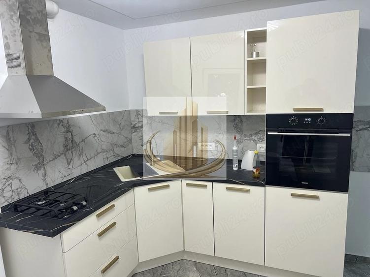 Apartament cu 3 camere semidecomandat în Soarelui