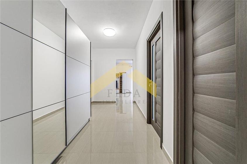 Penthouse cu 3 camere decomandat, mobilat în Bujac