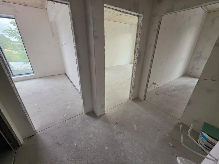 Apartament cu 2 camere decomandat în Fundeni