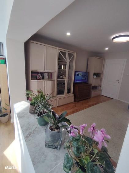 Apartament cu 4 camere decomandat în Central