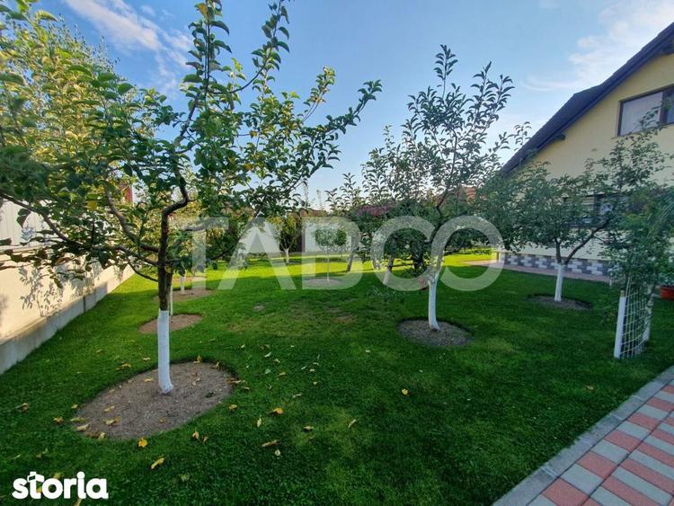 Casă cu 4 camere cu Piscina în Central