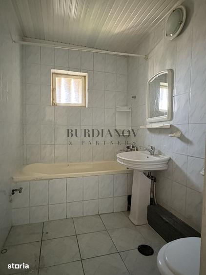 Apartament cu 4 camere semidecomandat în Militari