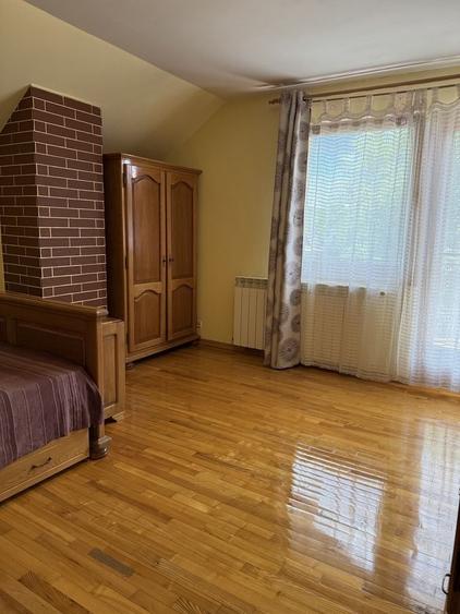 Casă cu 4 camere în Lupești