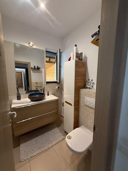 Apartament cu 2 camere semidecomandat, mobilat în Băneasa