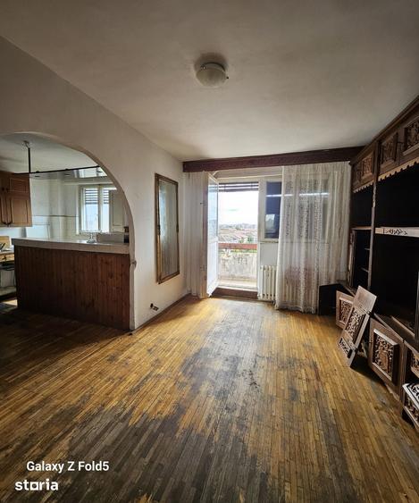 Apartament cu 3 camere decomandat în Decebal