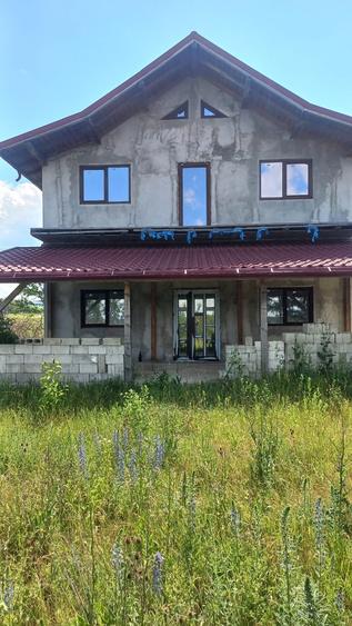 Casă individuală cu 4 camere cu Teren 1000 Mp în Vorona