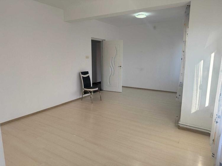 Casă cu 4 camere cu Teren 204 Mp în Exterior Vest