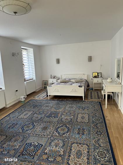 Casă cu 5 camere cu Teren 1430 Mp în Gurghiu