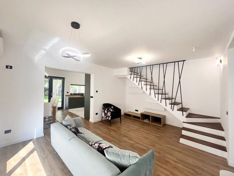Duplex cu 4 camere cu Canalizare în Aradului
