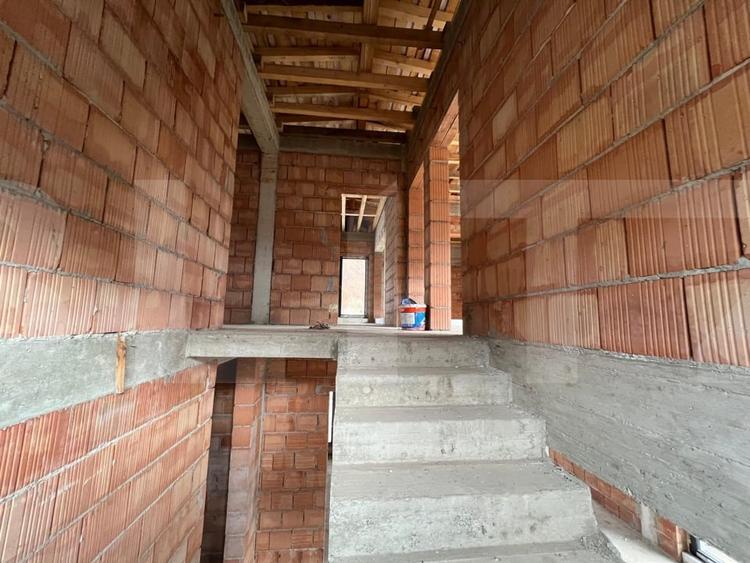 Casă individuală cu 5 camere cu Canalizare în Făget