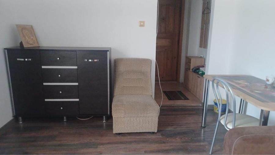Ofer spre inchiriere garsoniera,zona Garii - 5