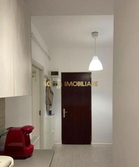 Garsonieră decomandată, mobilată în Calea Victoriei