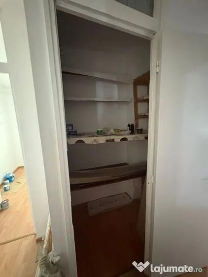 Apartament cu 2 camere decomandat în