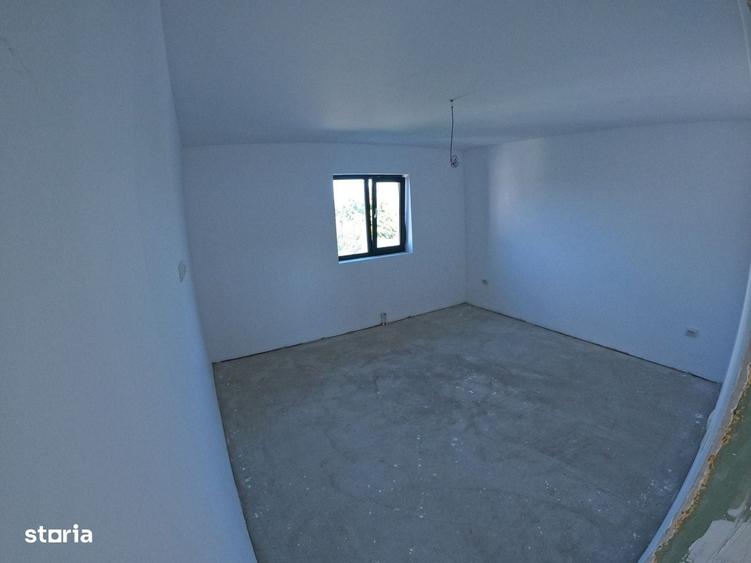 Casă cu 3 camere în Uiești
