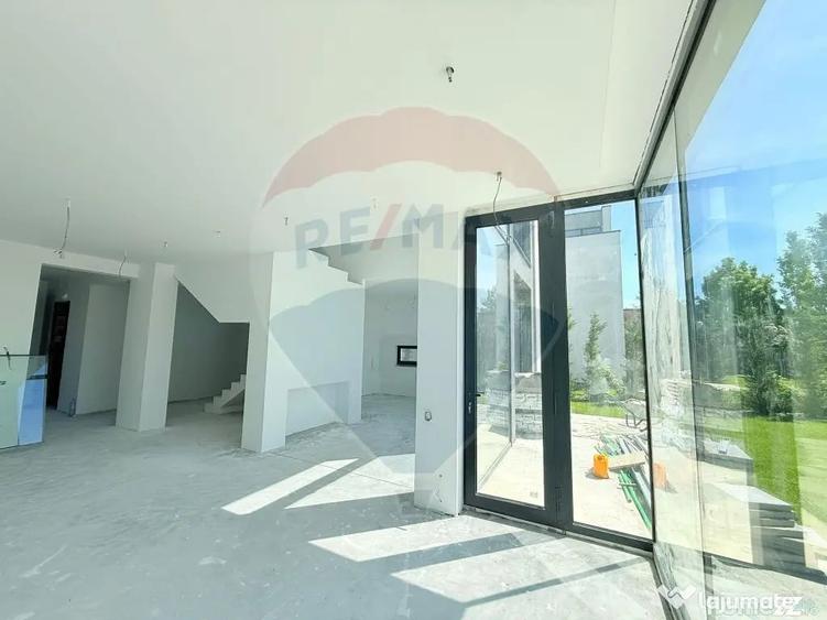 Casă cu 5 camere cu Teren 753 Mp în Balotești