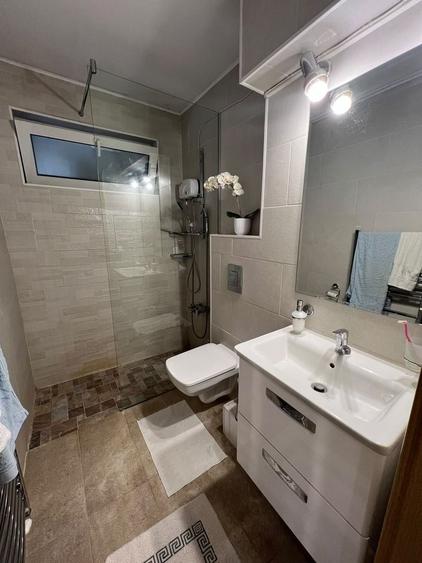 Apartament cu 3 camere semidecomandat, mobilat în Iancului
