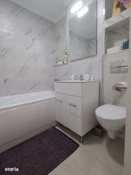 Apartament cu 4 camere decomandat în Central