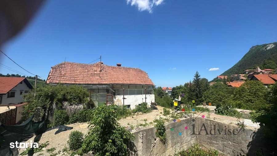 Teren de 354 mp, în Schei