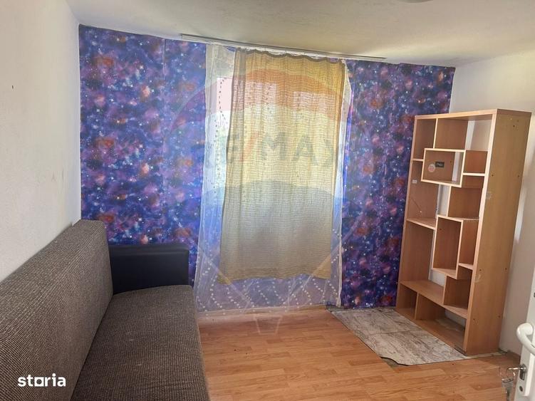 Casă cu 4 camere cu Teren 1071 Mp în Dumbrăvești