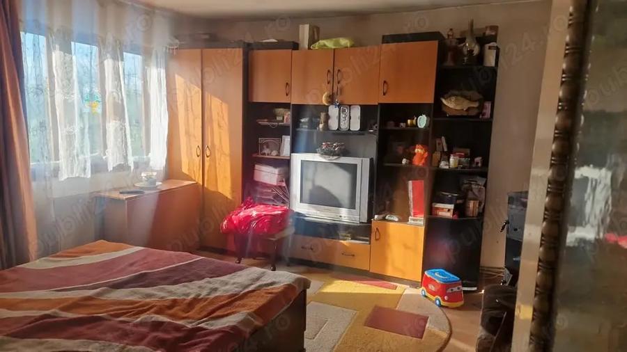 Casă cu 3 camere cu Teren 1675 Mp în Boldești