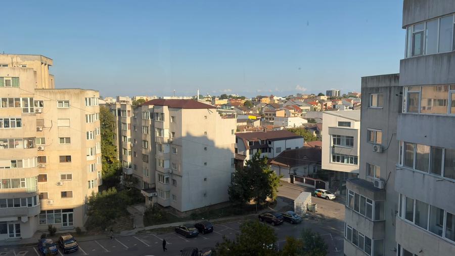 Apartament cu 2 camere decomandat în Stadion