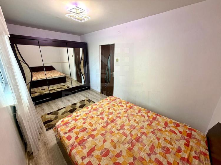 Apartament cu 3 camere semidecomandat, mobilat în Craiovița Nouă