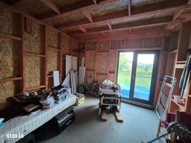 Casă cu 4 camere în Vulcan