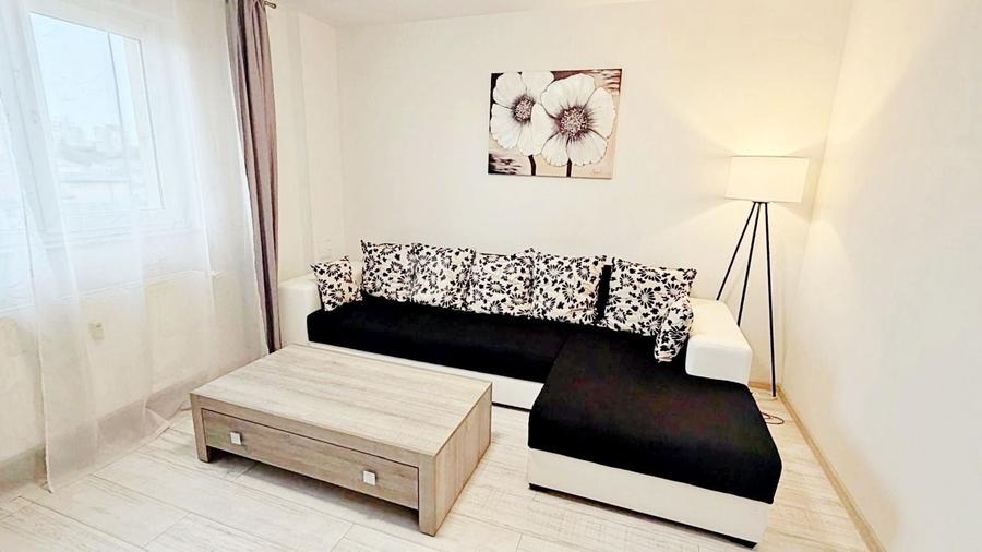 Apartament cu 2 camere decomandat, mobilat în Central