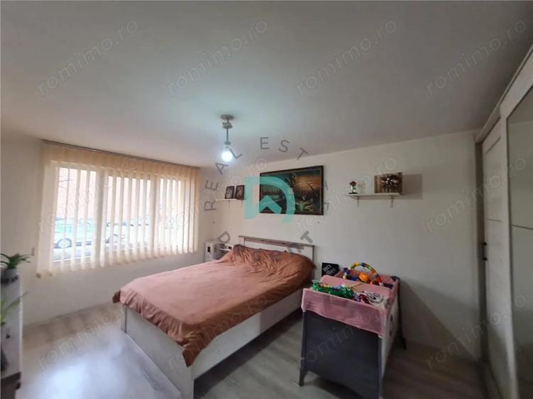 Apartament cu 3 camere decomandat în Craiter