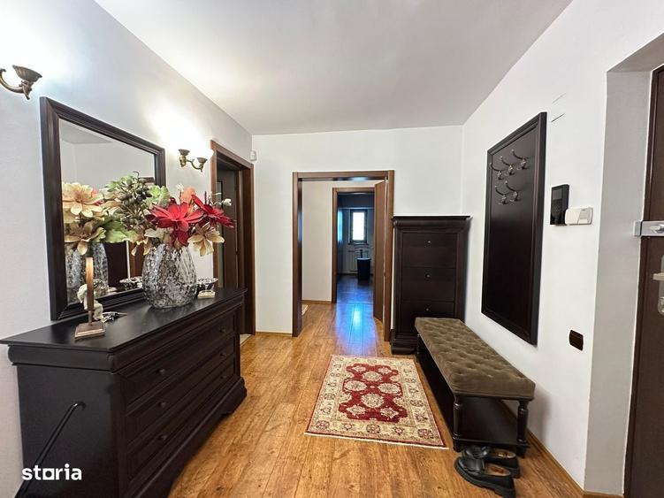 Apartament cu 3 camere în Mazepa 2